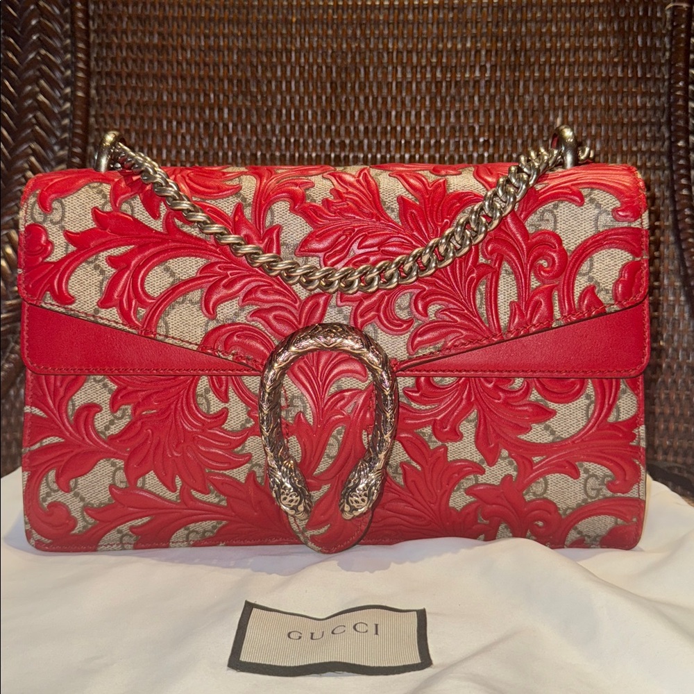 Gucci Supreme Canvas & Red
Arabesque Small Dionysus Shoulder Bag - Picture 13 of 14